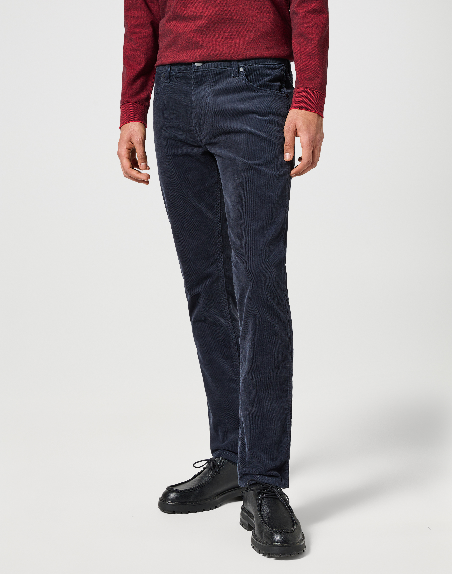 Pánské manšestrové kalhoty WRANGLER 112358044 GREENSBORO STRETCH Dark Navy Velikost Pas/Délka: 38/32