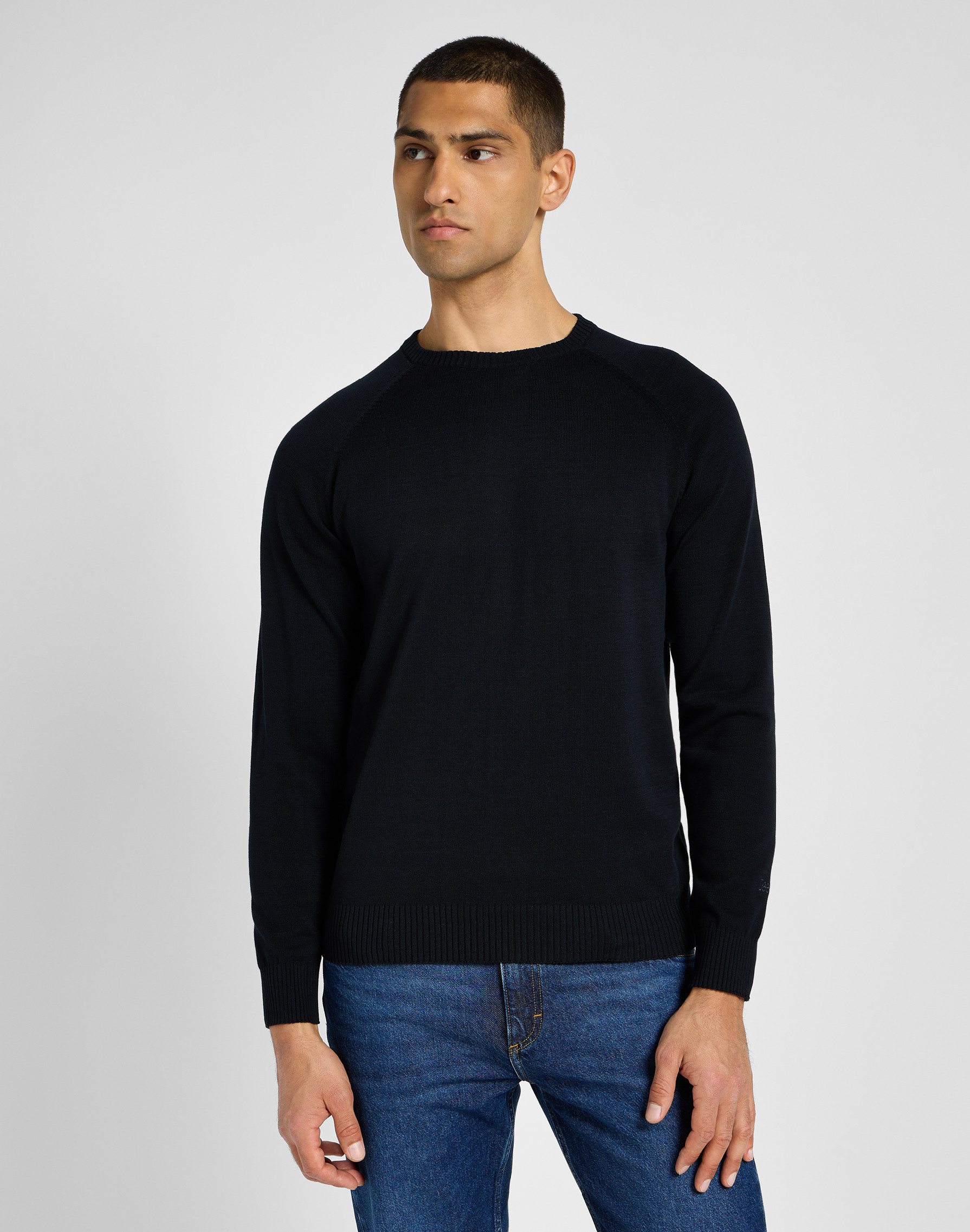 Pánský svetr LEE 112355670 CLEAN RAGLAN CREW SWEATER Black Velikost: S
