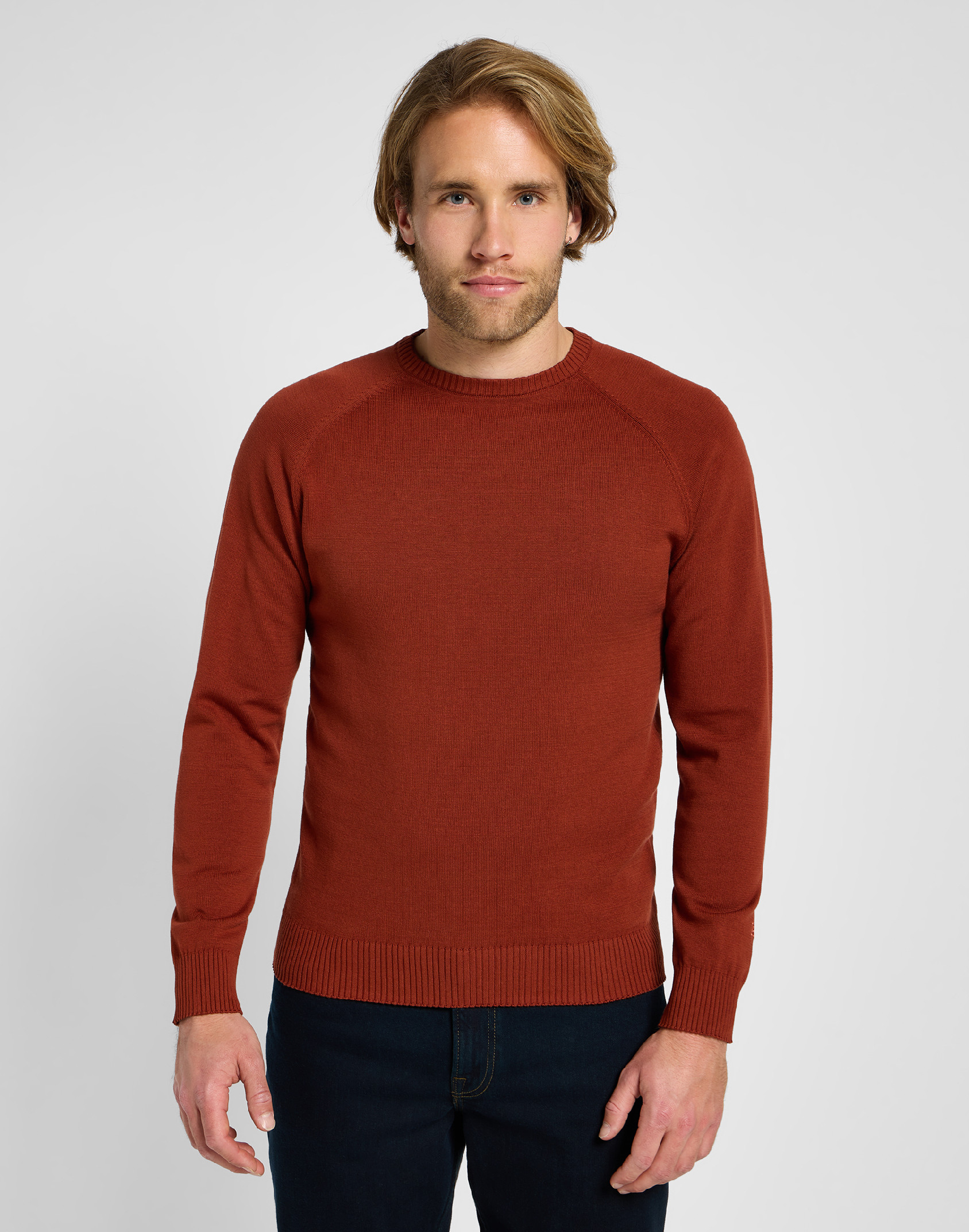Pánský svetr LEE 112355672 CLEAN RAGLAN CREW SWEATER Sweet Maple Velikost: S