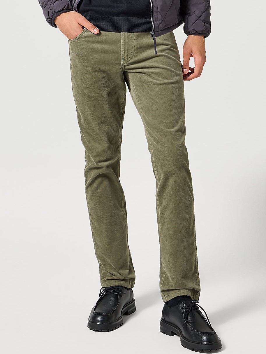 Pánské manšestrové kalhoty WRANGLER 112355087 GREENSBORO STRETCH Dusty Olive Velikost Pas/Délka: 40/32
