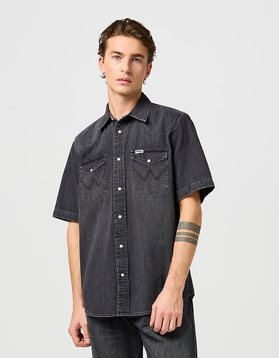Pánská džínová košile krátký rukáv WRANGLER 112362746 SS WESTERN SHIRT Enchanted Black Velikost: L