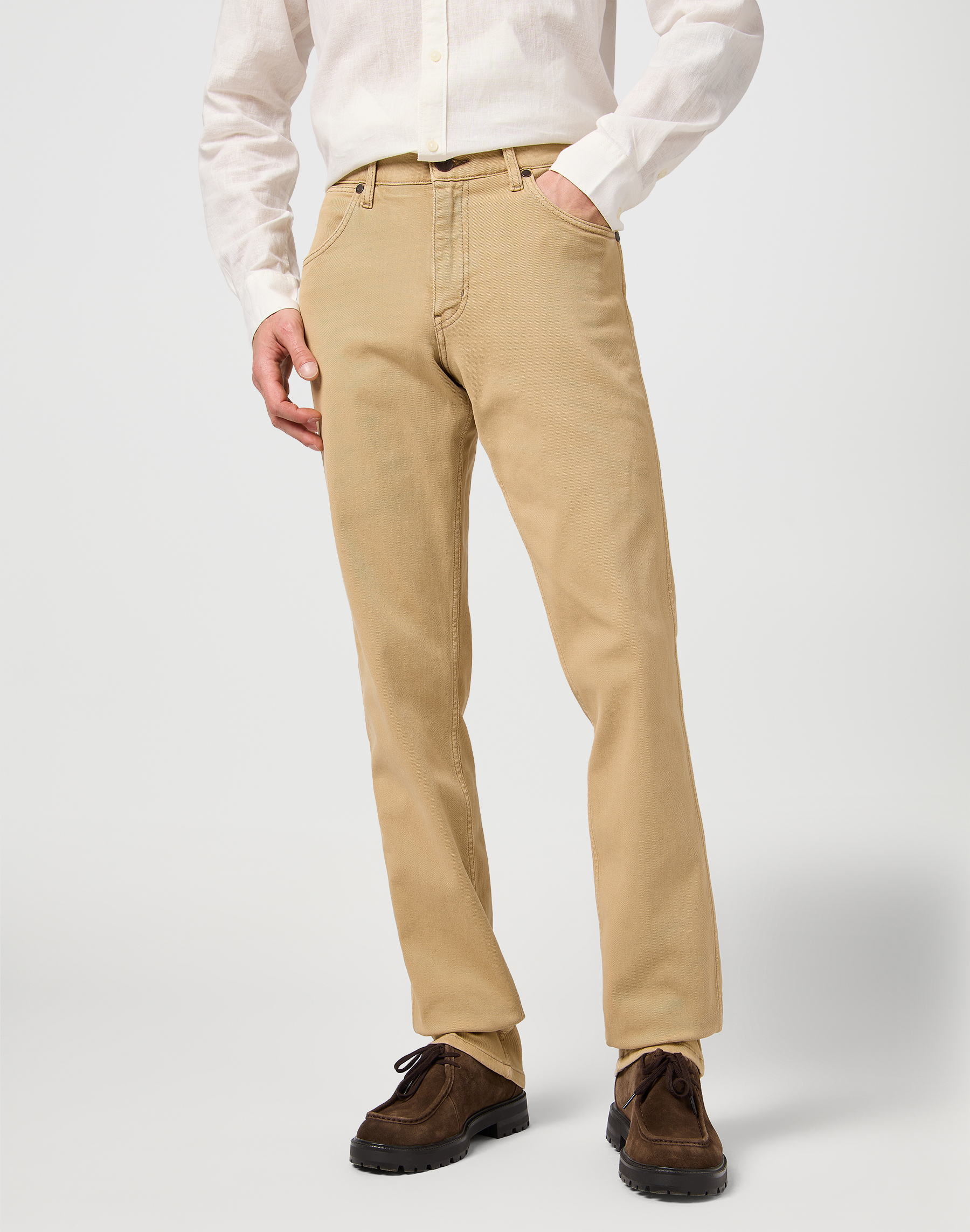 Pánské kalhoty WRANGLER 112362436 GREENSBORO Rustic Russet Velikost Pas/Délka: 44/32