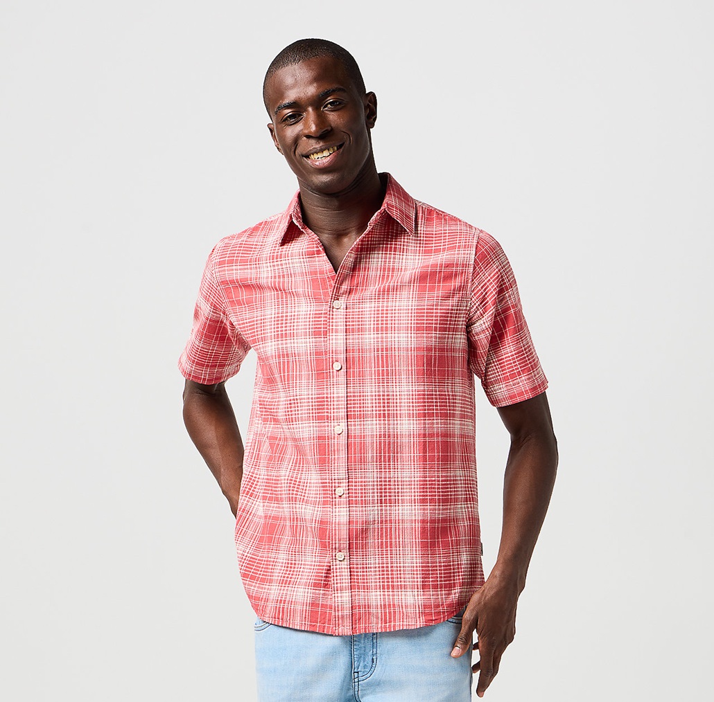 Pánská košile krátký rukáv WRANGLER 112364053 SS SHIRT Red Velikost: M