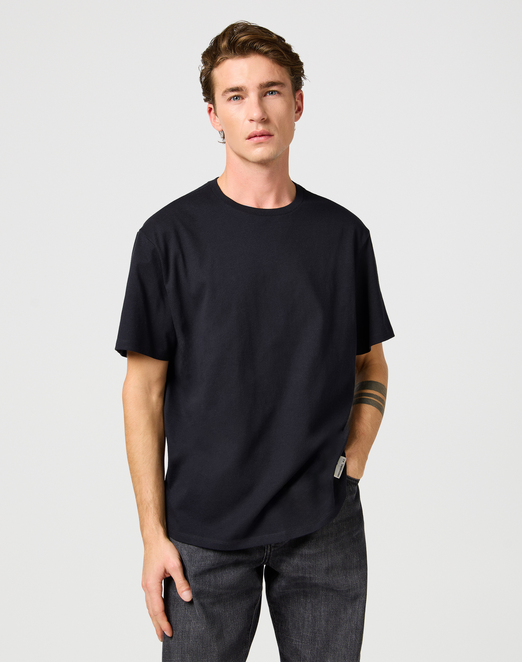 Pánské tričko WRANGLER 112365120 SS SOLID TEE Black Velikost: L