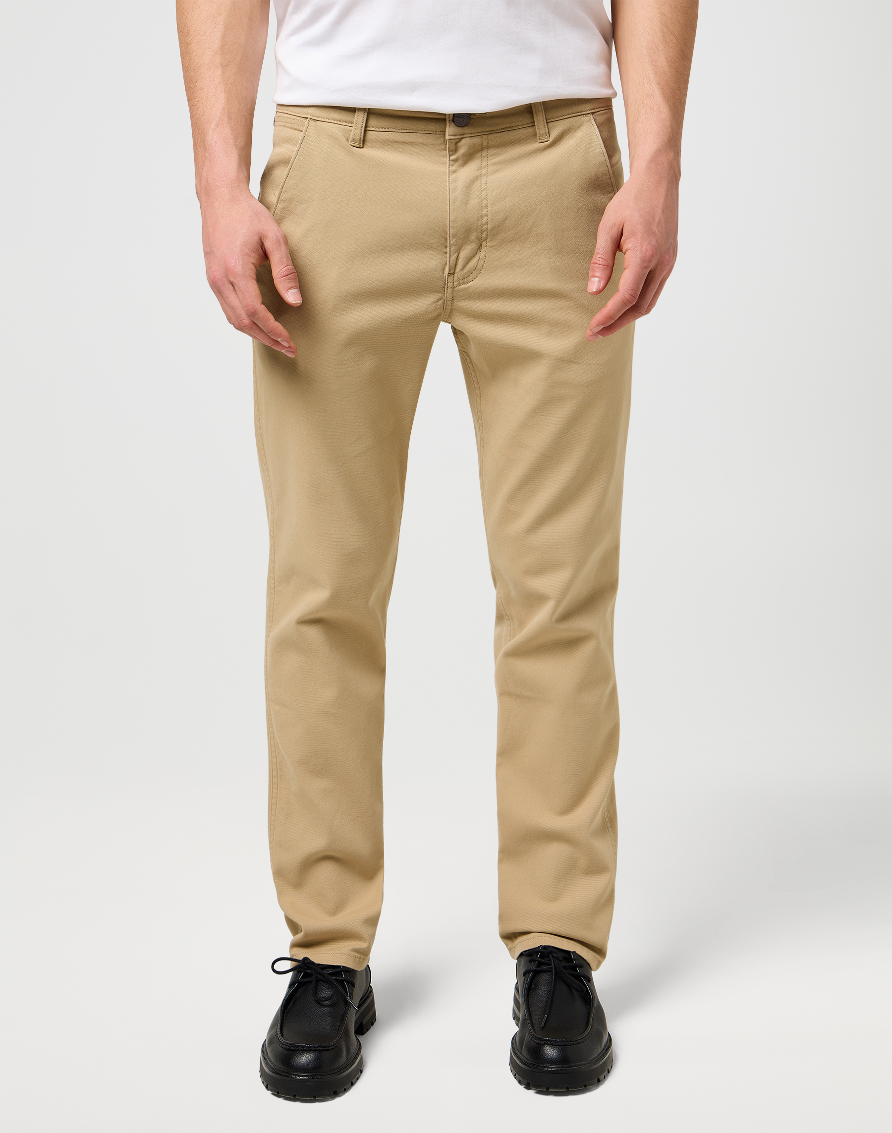 Pánské kalhoty WRANGLER 112371101 REGULAR CHINO Cornstalk Velikost Pas/Délka: 36/32