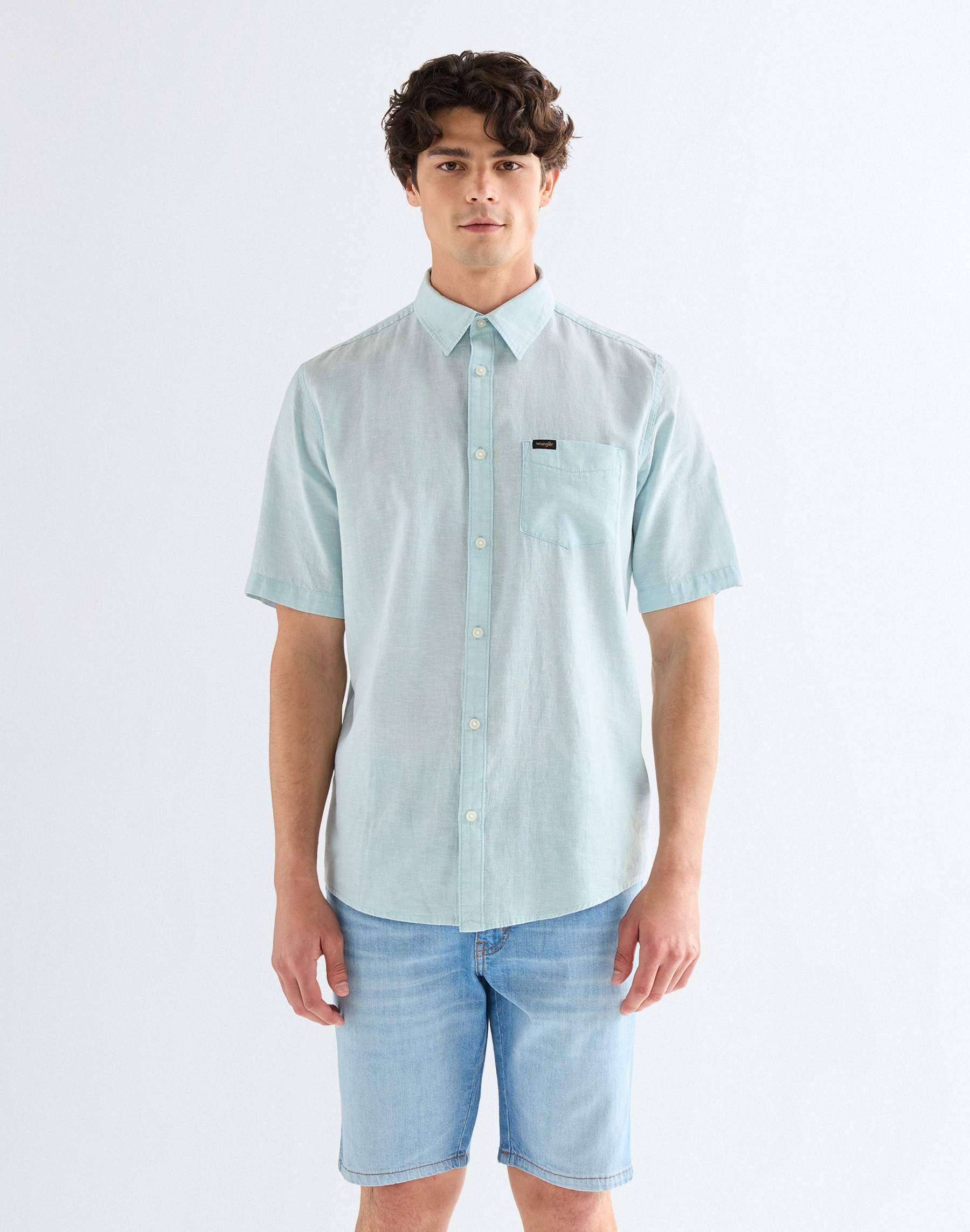 Pánská lněná košile krátký rukáv WRANGLER 112378046 SS 1 PKT SHIRT Forget Me Not Velikost: S