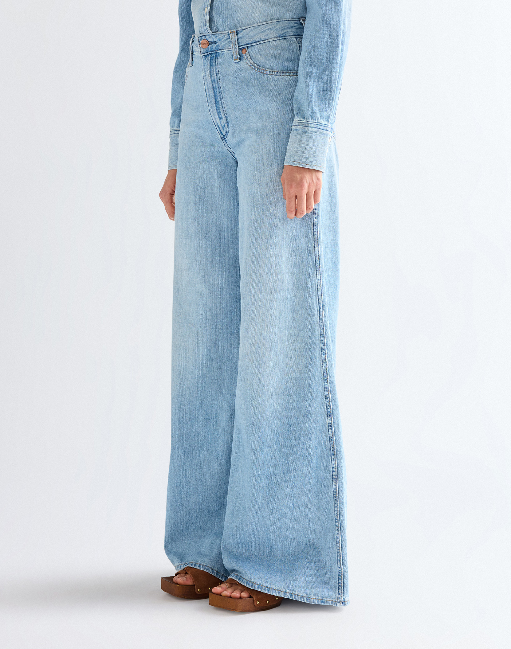 Dámské džíny WRANGLER 112378437 CANYON Trophy Twilight Velikost Pas/Délka: 27/30