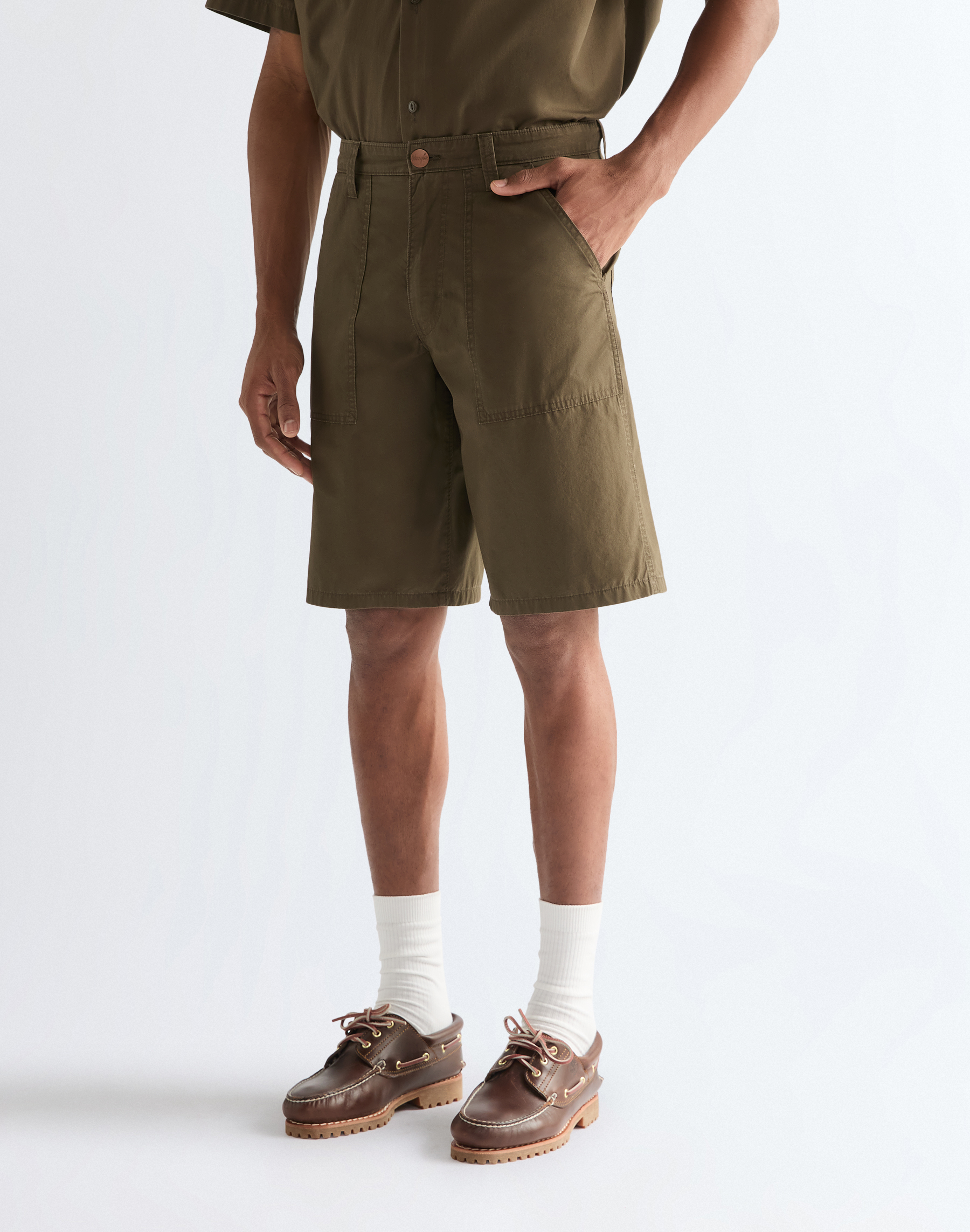 Pánské šortky WRANGLER 112379027 UTILITY SHORTS Wren Velikost: 33