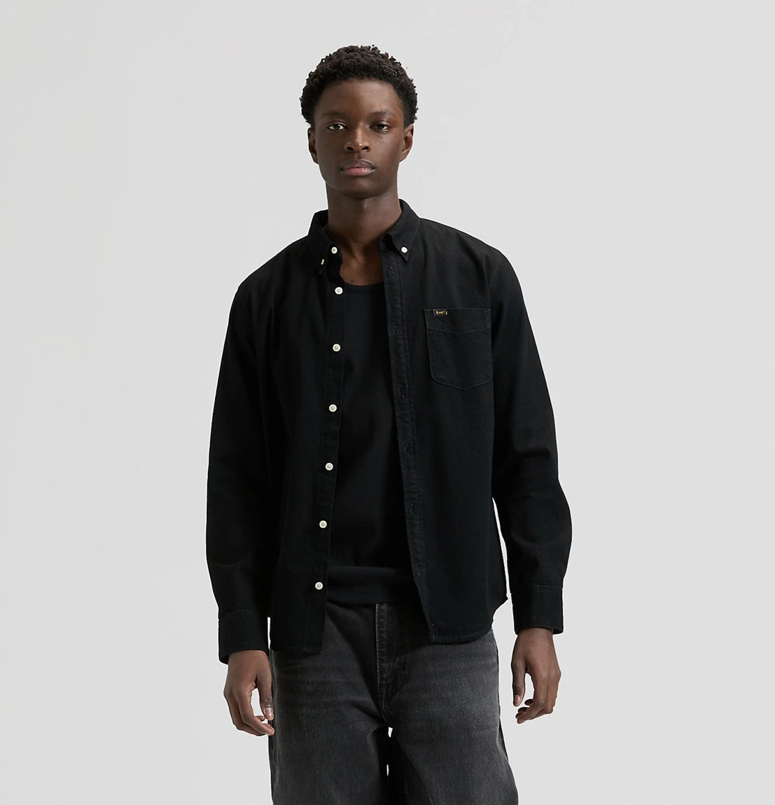 Pánská džínová košile LEE 112376555 LEE BUTTON DOWN Black Velikost: M