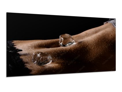 Obraz skleněný břicho s kapkami vody a kostky ledu (Rozměry-obdélník 90 x 120 cm)