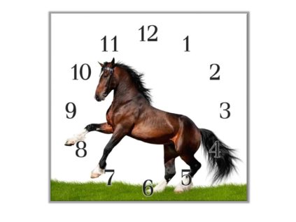Nástěnné hodiny 30x30cm tmavý kůň na trávě (Materiál kalené sklo)