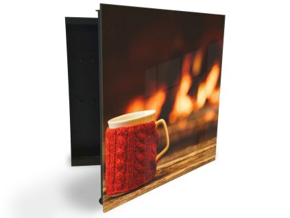 Glasdekor skříňka na klíče - bílý hrnek v červené pletenině u ohně (Barva skříňky Černá, Otevírání Pravé)