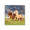 Nástěnné hodiny 30x30cm dva koně v trávě (Materiál kalené sklo)