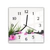 Nástěnné hodiny 30x30cm tráva, růžové květy, kameny (Materiál kalené sklo)