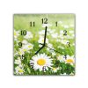 Nástěnné hodiny 30x30cm zelená louka a bílé kopretiny (Materiál kalené sklo)