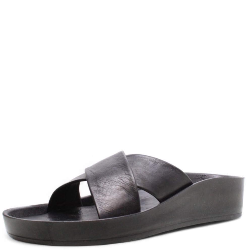 DÁMSKÉ PANTOFLE QUO VADIS 762 02 BLACK ČERNÁ Barva: Černá