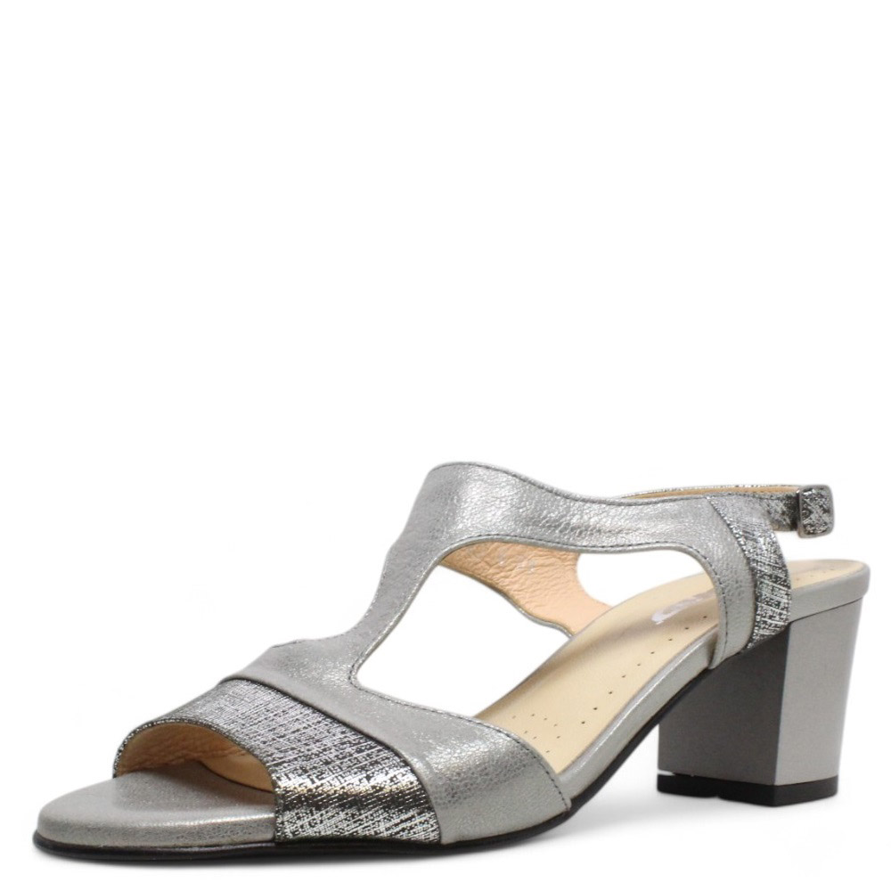 DÁMSKÉ SANDÁLY ACORD 8516 313 122 STŘÍBRNÁ Barva: STŘÍBRNÁ