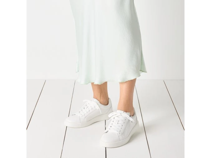 001 23709 44 100 MO1