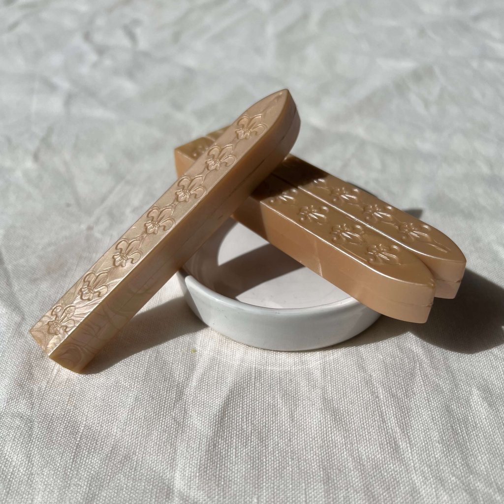 ŠAMPAŇSKÁ BÉŽOVÁ PERLEŤOVÁ