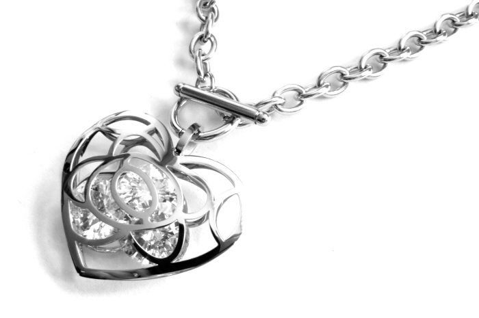 Steel Jewelry Náhrdelník srdce s krystalky z chirurgické oceli NH190232