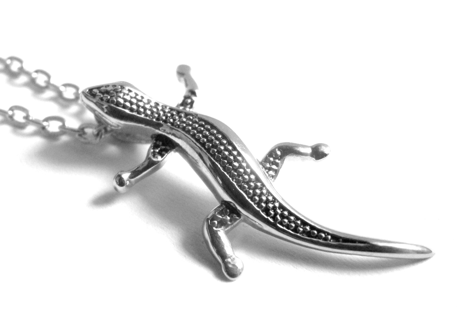 Levně Steel Jewelry Náhrdelník ještěrka z chirurgické oceli NH150230
