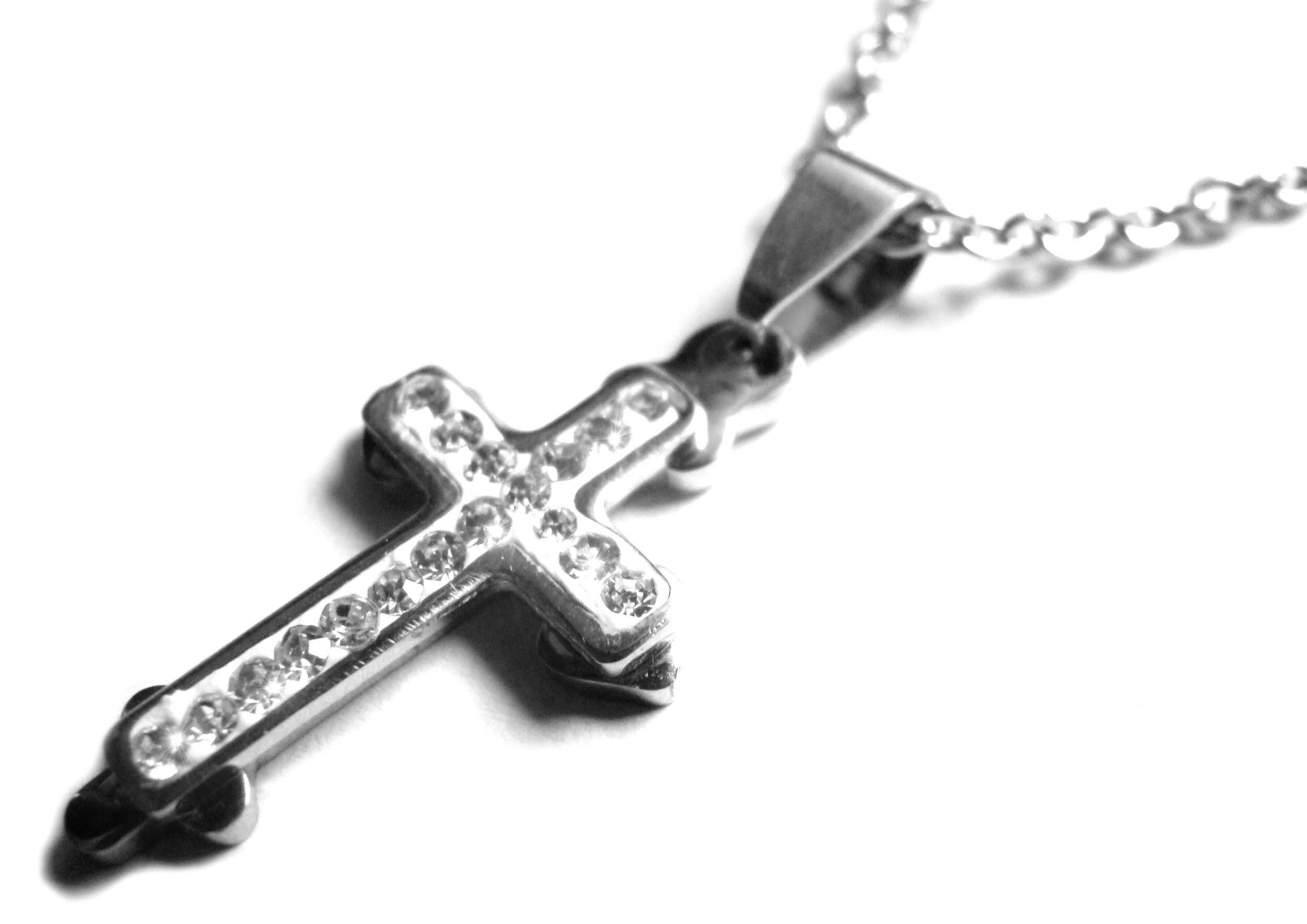 Levně Steel Jewelry Náhrdelník křížek s krystalky z chirurgické oceli NH151022
