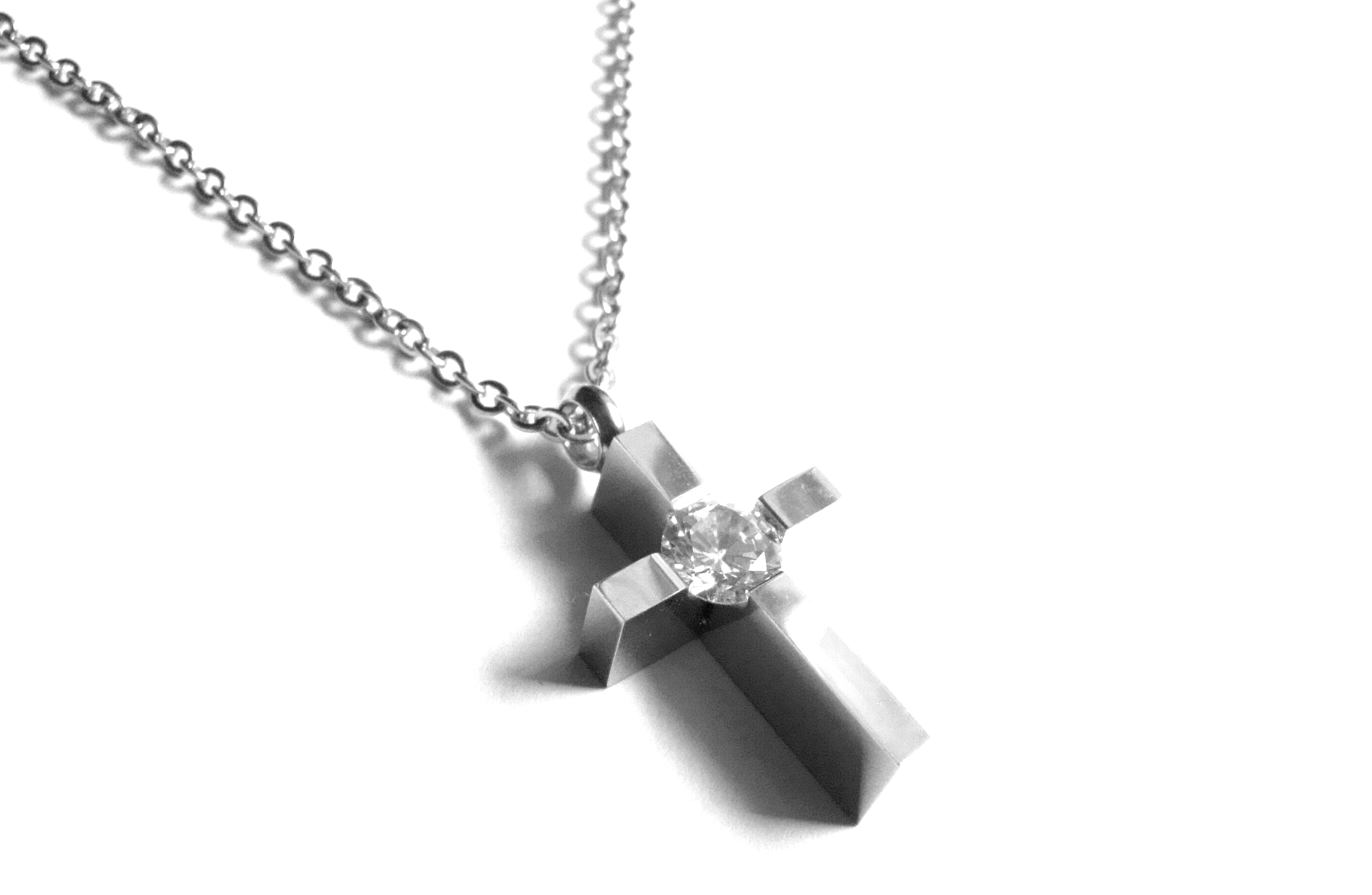 Levně Steel Jewelry Náhrdelník kříž s krystalkem z chirurgické oceli NH090474