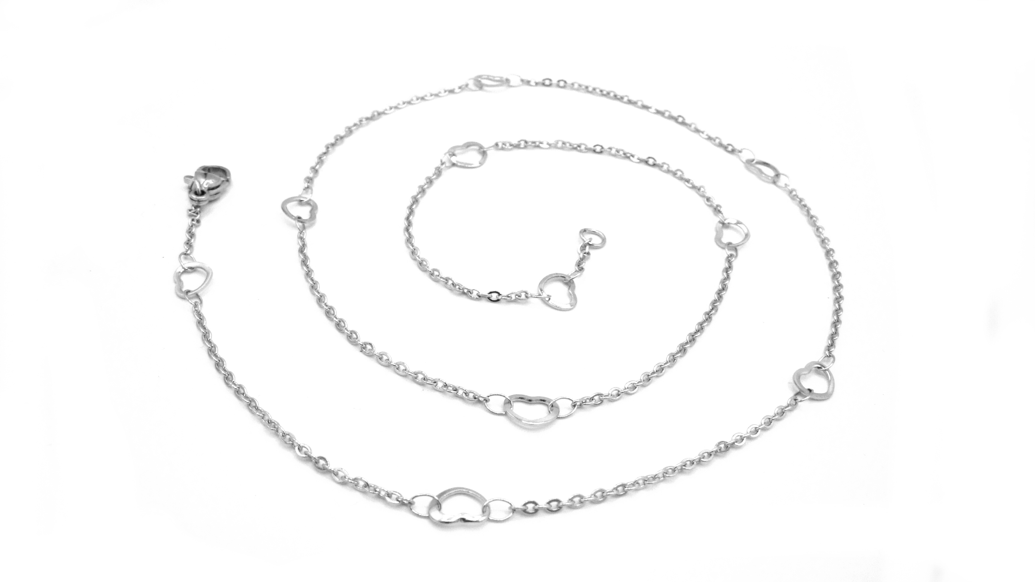 Levně Steel Jewelry Řetízek jemný se srdíčky z chirurgické oceli NH220143