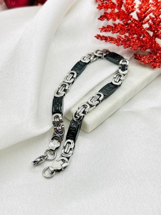 ⚡️ VÝRAZNÝ STYL, VÝRAZNÁ SLEVA! Pánský náramek, který Tě definuje. ⚡️ Máte rádi šperky, které mají sílu a charakter? 💪...