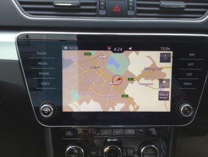 Tvrzené sklo BROTECT AirGlass pro Infotainment System Škoda Amundsen Superb 2018-2023 8"