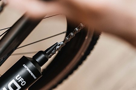 Ako sa starať o CeramicSpeed UFO reťaze a ako ich mazať