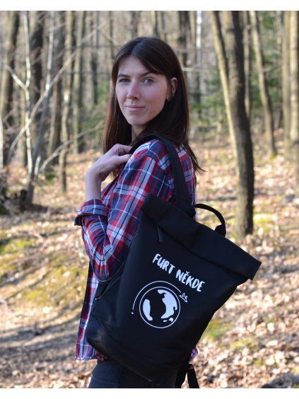 rolovací batoh FURT NĚKDE - černá