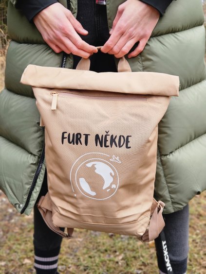 rolovací batoh FURT NĚKDE - oříšková
