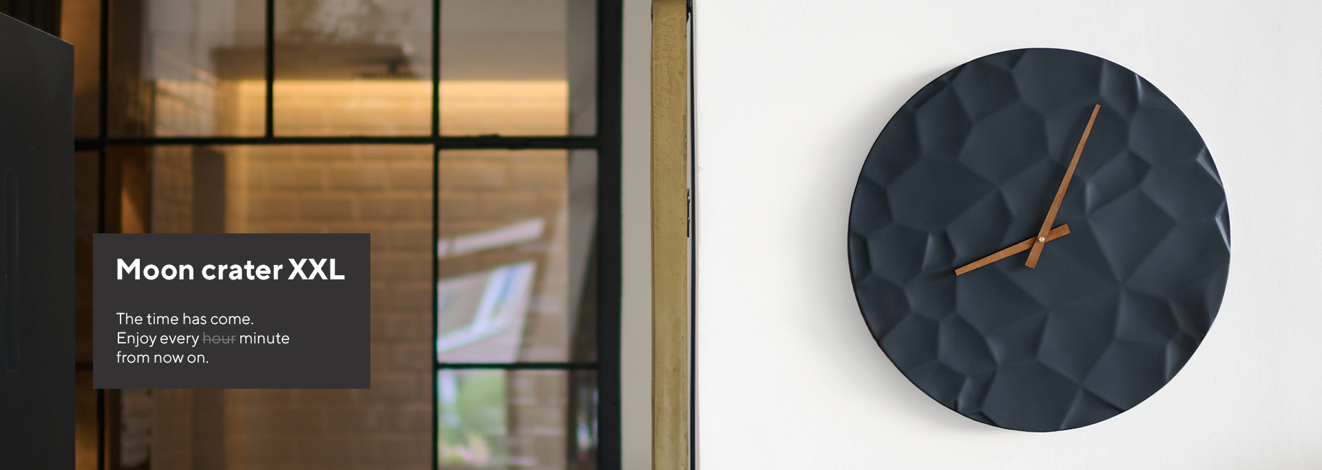 Moon crater – concrete clock – graphite XXL