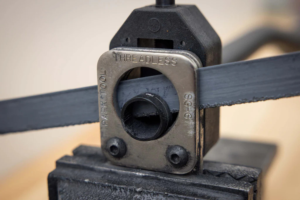 Pokyny k řezání karbonových řidítek OneUp