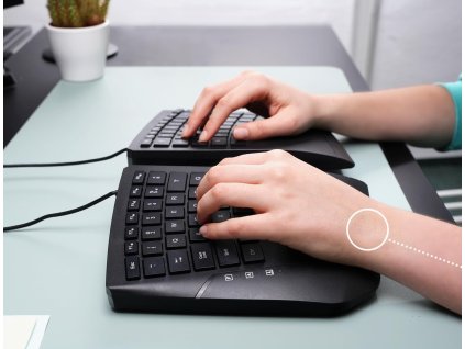 Perixx Periboard ergonomická split klávesnice s nastavitelným úhlem a USB kabelem 6 kopie