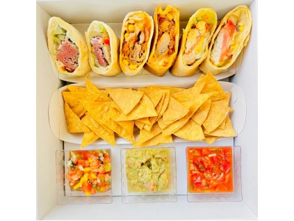 Boxík variace v mexickém stylu wrap s roastbeefem, Nachos, Salsa pico de gaja a Mexicana avokádovým dressingem