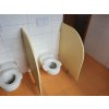 Dělící příčka mezi WC ve školních koupelnách 3