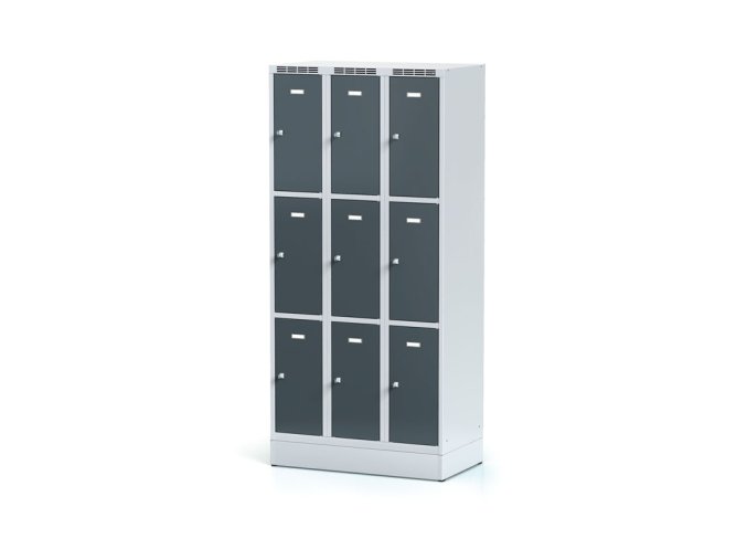 satni skrinka s uloznymi boxy na soklu 9 boxu 1920 x 900 x 500 mm otocny zamek tmave sede dvere 12730