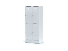 Šatní skříňka s úložnými boxy na soklu, 4 boxy, 1920 x 800 x 500 mm, otočný zámek, šedé dveře