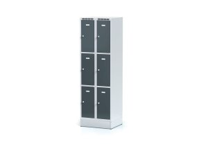 satni skrinka s uloznymi boxy na soklu 6 boxu 1920 x 600 x 500 mm otocny zamek tmave sede dvere 12728