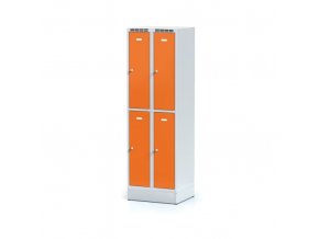 Kovová šatní skříňka na soklu s úložnými boxy, 4 boxy, oranžové dveře, cylindrický zámek