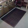 odolna prumyslova gumova rohoz protiunavova 1 spoj delsi strana 90 x 150 cm cerna 37699