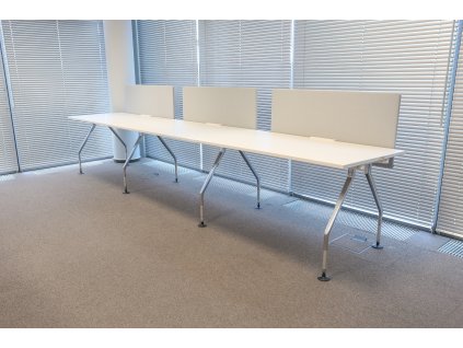 Stůl 3-pracoviště, Vitra AD-HOC, 420x80, bílá/chrom