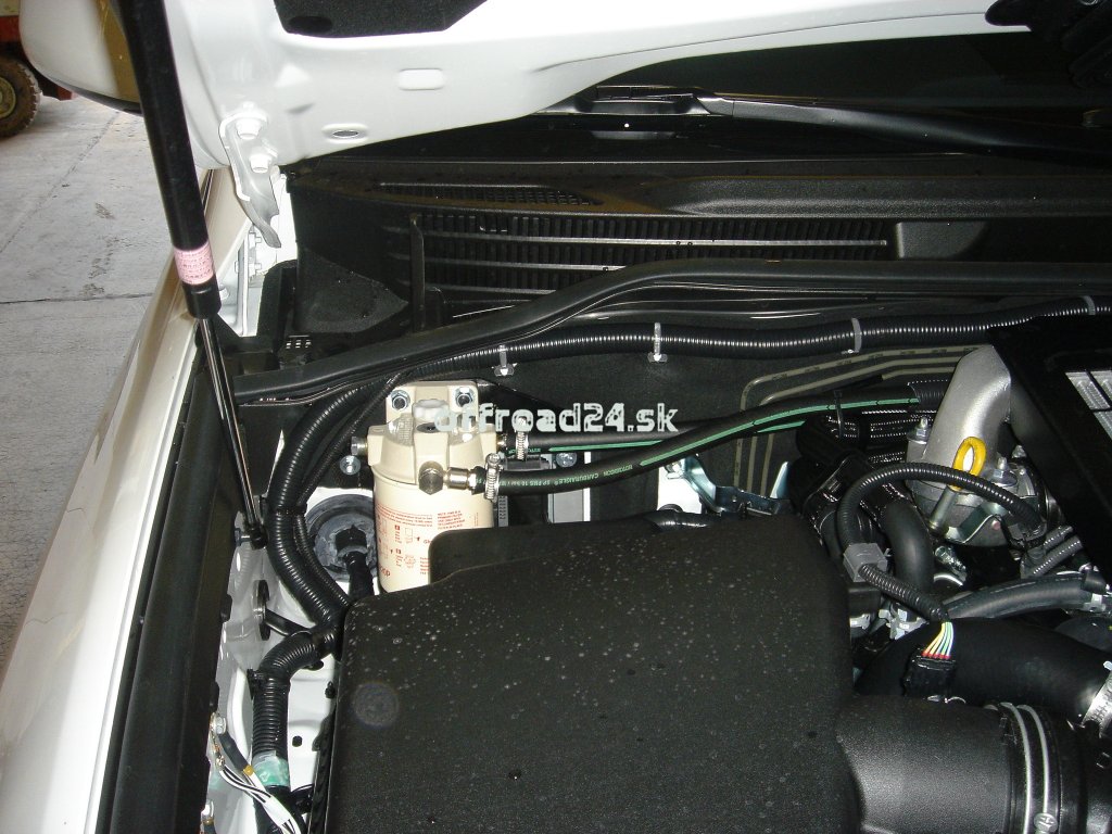 N4-Offroad montážna súprava Racor 230 predfilter Toyota LC200 VDJ200