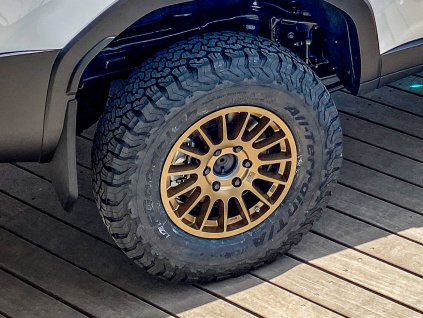 Braid Winrace hliníkový disk bronz 8x17 6x139,7 ET40 Toyota LC250