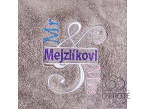 vysivka monogramu Mr Mrs