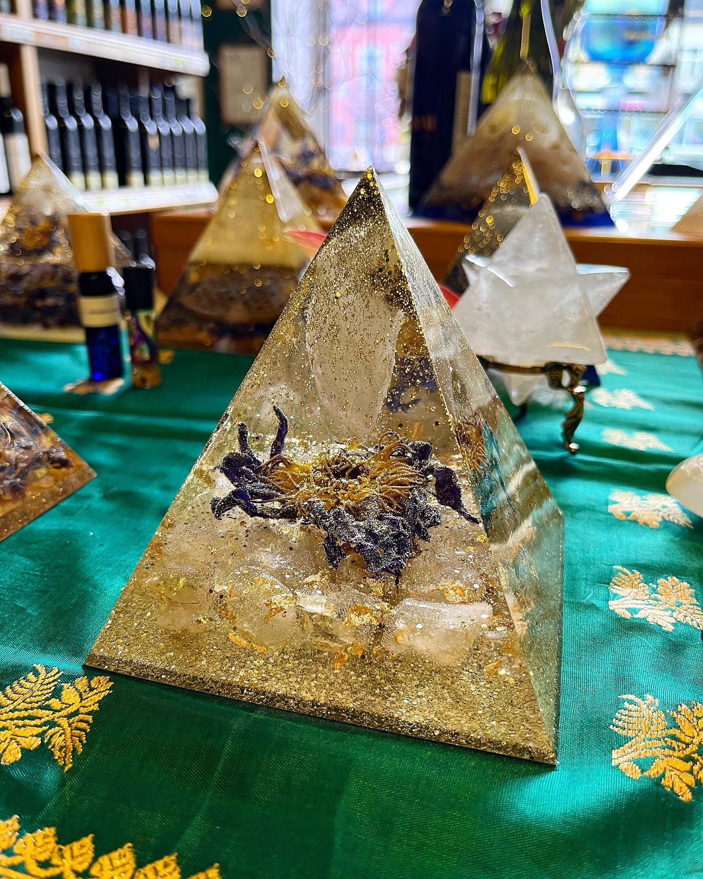 Jak fungují posvátné pyramidy a proč je mít ve svém prostoru?