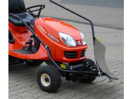 Radlice na sníh pro Kubota GR 1600 v zimní výbavě.