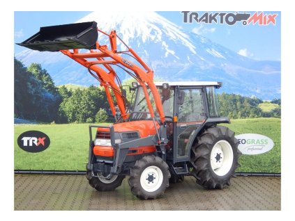 Malotraktor Kubota Gl 32 s kabinou a čelním nakladačem ok traktory. 1